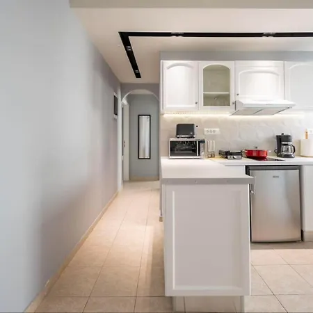 25central Apt-2br