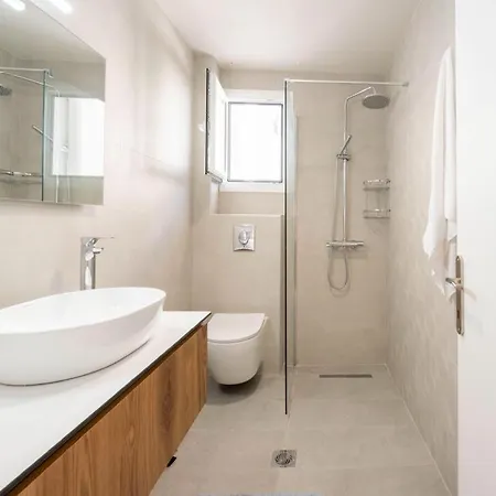 25central Apt-2br Lägenhet